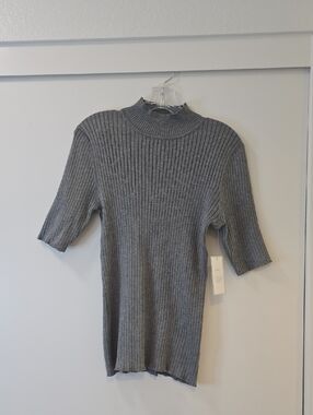 Ribbed Mock Neck Short Sleeve Top - Gray